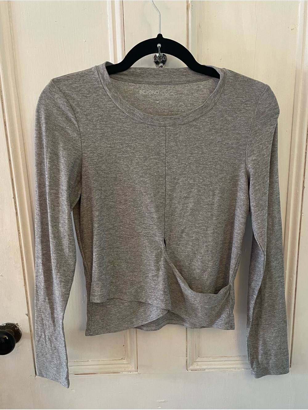 Beyond Yoga Gray Long Sleeve Wrap Front Top Size Medium Soft Athleisure